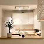 Apartment En Con Parking Y Piscina. *