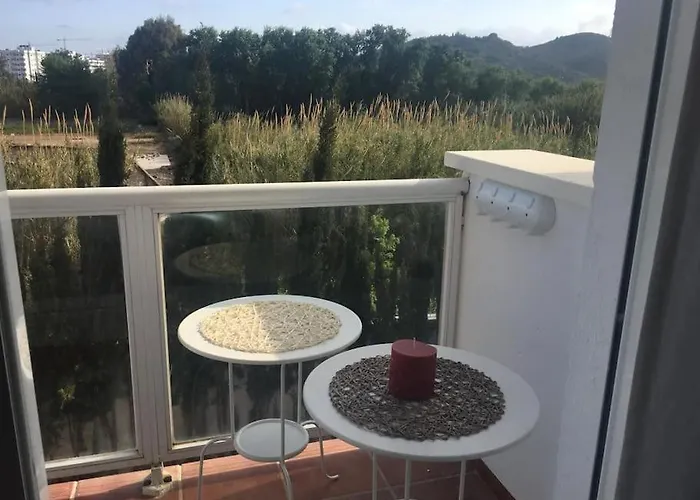 En Con Parking Y Piscina. Fuengirola