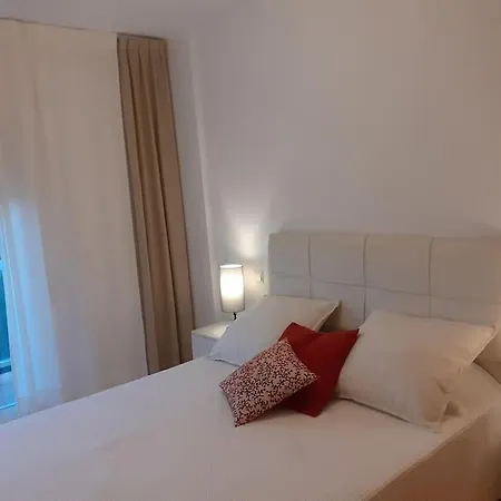 Apartment En Con Parking Y Piscina.