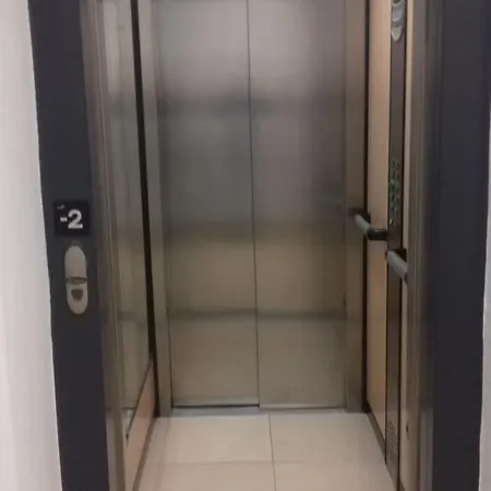 Apartment En Con Parking Y Piscina. *