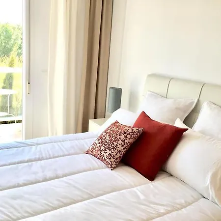 Apartment En Con Parking Y Piscina.
