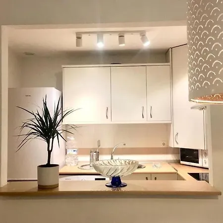 Apartment En Con Parking Y Piscina. *