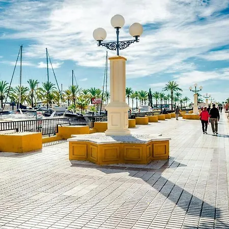 En Con Parking Y Piscina. 丰希罗拉