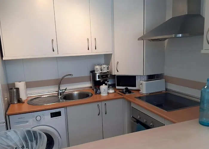 En Con Parking Y Piscina. Фуэнхирола