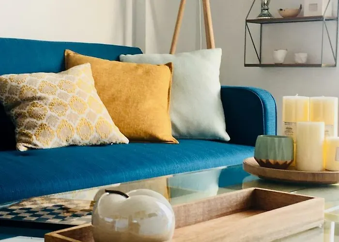 En Con Parking Y Piscina. Fuengirola