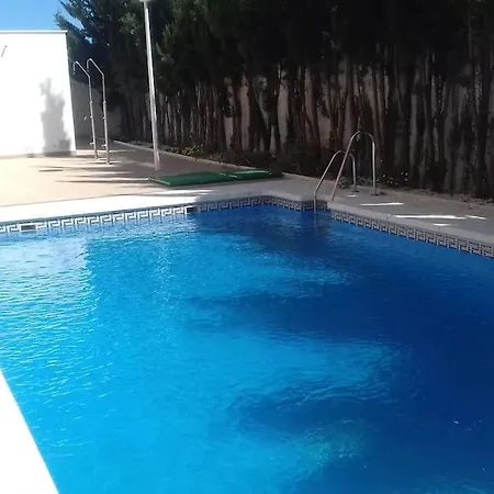 아파트 En Con Parking Y Piscina. *